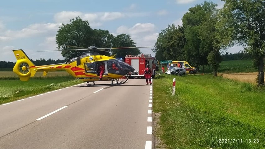 Owieczki. Wypadek na DK 65 na trasie Białystok - Grajewo. Trzy osoby ranne po zderzeniu dwóch osobówek [ZDJĘCIA]