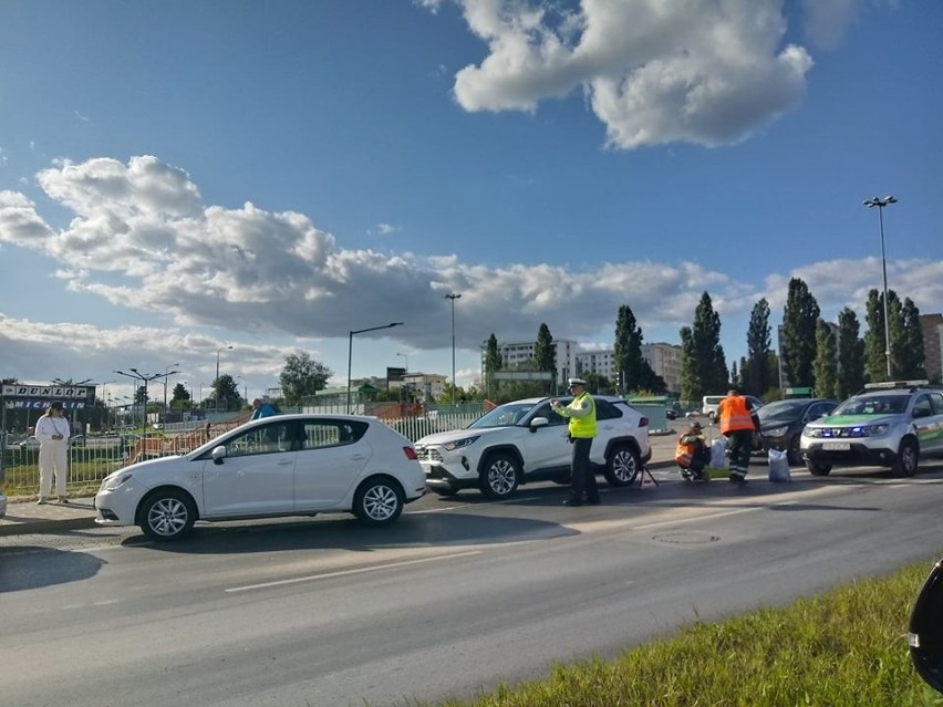 Kilka samochodów zderzyło się na ul. Mieszka I w Poznaniu na...