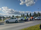 Wyciek z autobusu linii nr 168. Kilka samochodów zderzyło się na plamie oleju na ul. Mieszka I w Poznaniu