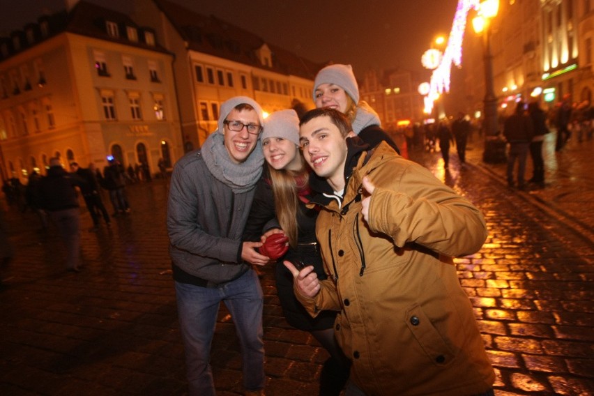 Sylwester na Rynku. Tak Wrocław witał Nowy Rok (MNÓSTWO ZDJĘĆ)