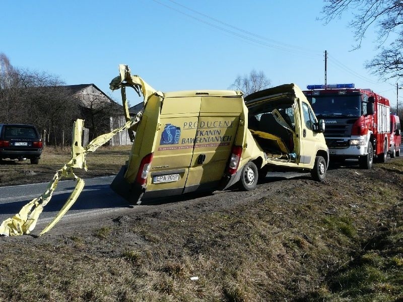 Groźny wypadek między Pabianicami a Konstantynowem Ł.! Szambiarka zmiażdżyła citroena![zdjęcia]