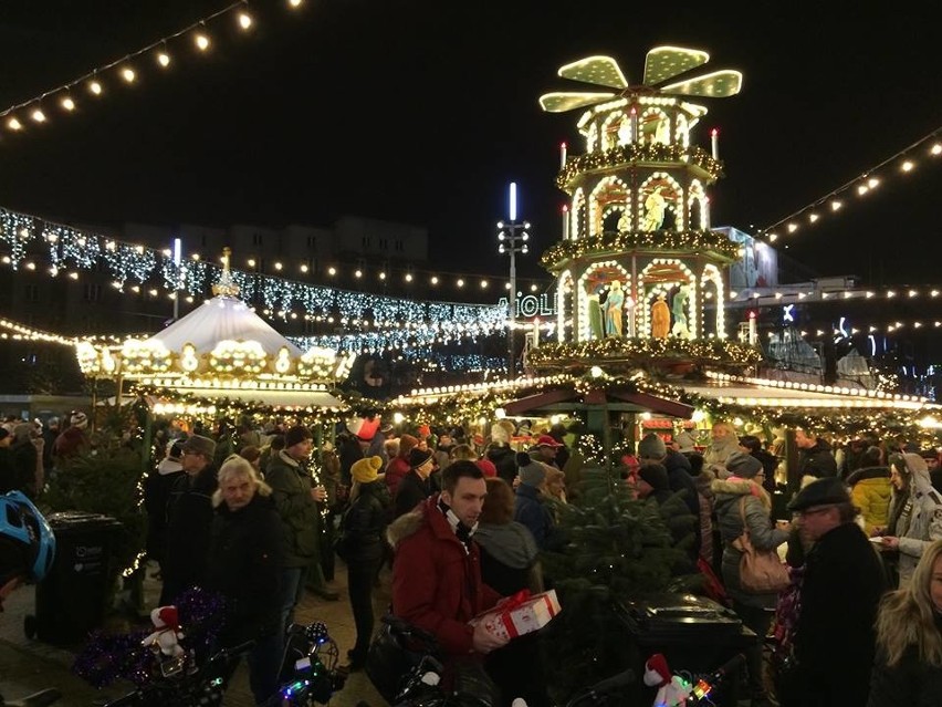 Katowice: Jarmark Bożonarodzeniowy. Tak było 16 grudnia....