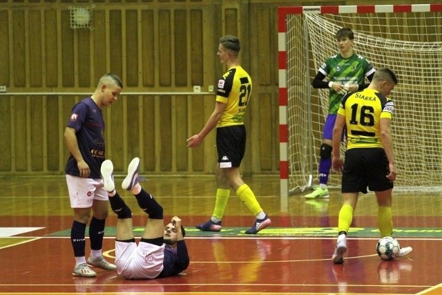 Futsalowcy Siarki zakończyli sezon walkowerem