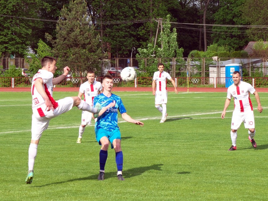 MKS Kańczuga (niebieskie stroje) pokonał Orła Przeworsk.