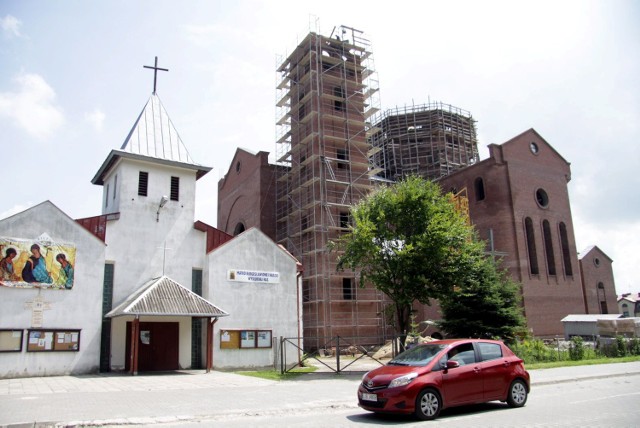 Jedna z ostatnich inwestycji lubelskiej archidiecezji. Kościół pw. Trójcy Świętej został wybudowany przy ul. Nałęczowskiej. Stan z 2013 r.