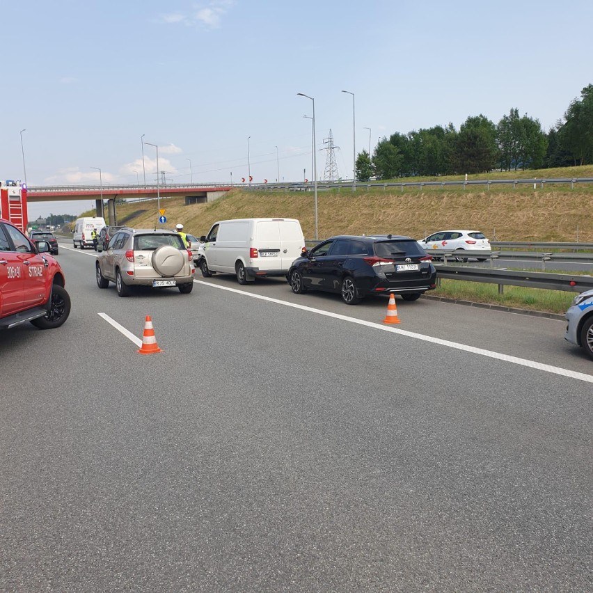 Kraków. Karambol na autostradzie A4. 11 samochodów zderzyło się za zjazdem na Wieliczkę. Były utrudnienia