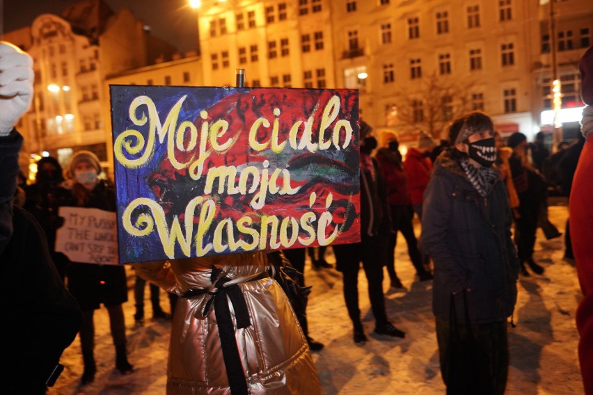 Kolejny raz kobiety wyszły protestować na ulicach Poznania....