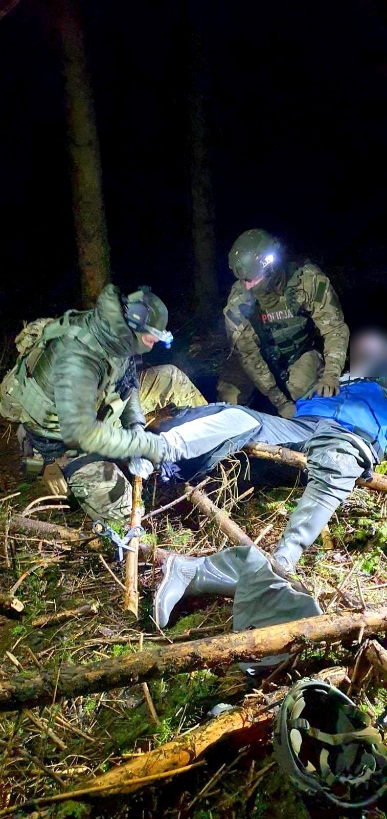 Kolejne próby sforsowania granicy. W okolicy Dubicz Cerkiewnych i Mielnika w żołnierzy leciały kamienie i petardy. Jedna osoba ranna
