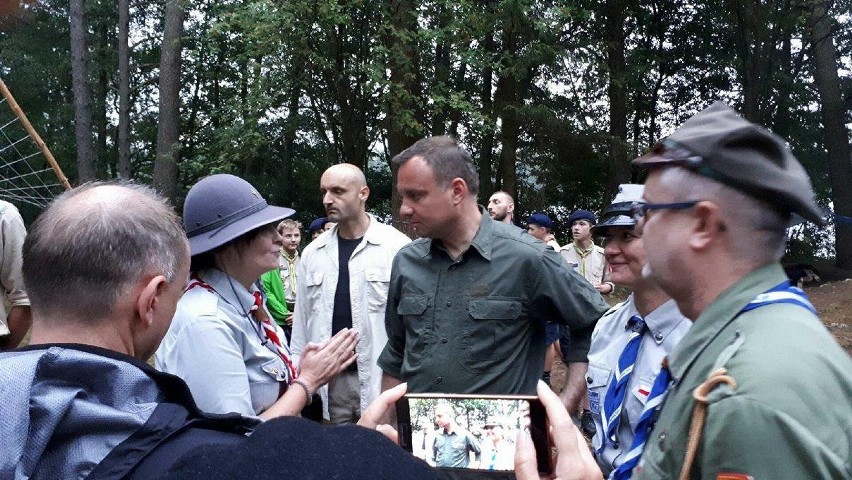 Prezydent Andrzej Duda spotkał się z harcerzami w Parchowie