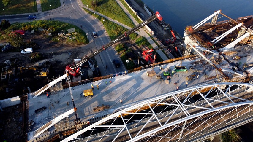 Kraków. Budują mosty i kładkę pieszo-rowerową łączącą Grzegórzki z Zabłociem [ZDJĘCIA]