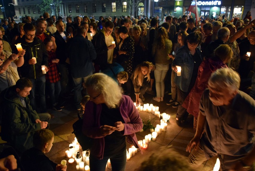 Kolejny "Łańcuch światła" w Lublinie. Protestowało około tysiąca osób [ZDJĘCIA]