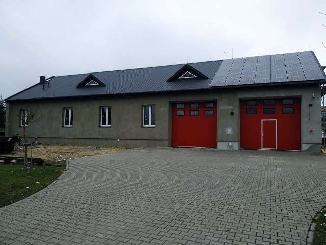 Postępują prace nad remontem i przebudową remizy Ochotniczej Straży Pożarnej w Sobkowie. Budynek powinien zostać ukończony jeszcze w tym roku.