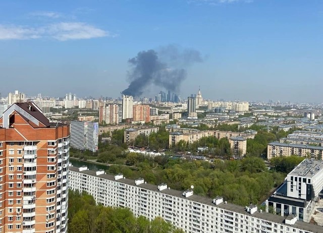 W Moskwie wybuchł ogromny pożar wielkiego kompleksu mieszkalnego Victoria Park.