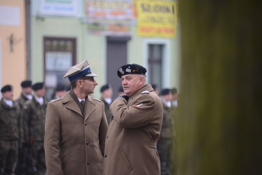 Prezydent Andrzej Duda przybył na plac przed kargowskim...