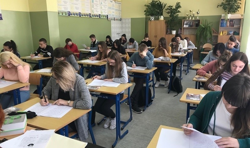 Próbna matura 2019 z "Echem Dnia" w Liceum Ogólnokształcącym...