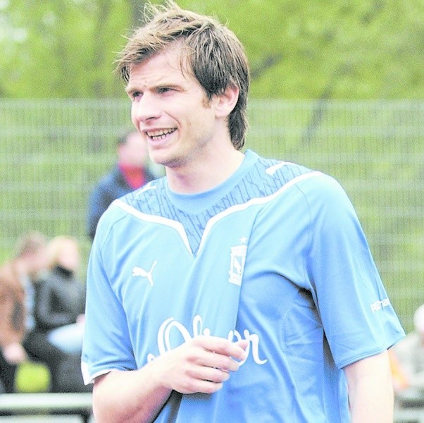 Bartosz Bosacki ma 35 lat. W reprezentacji narodowej rozegrał 20 spotkań (na zdjęciu podczas rozdawania autografów w Lejkowie w gminie Malechowo). 