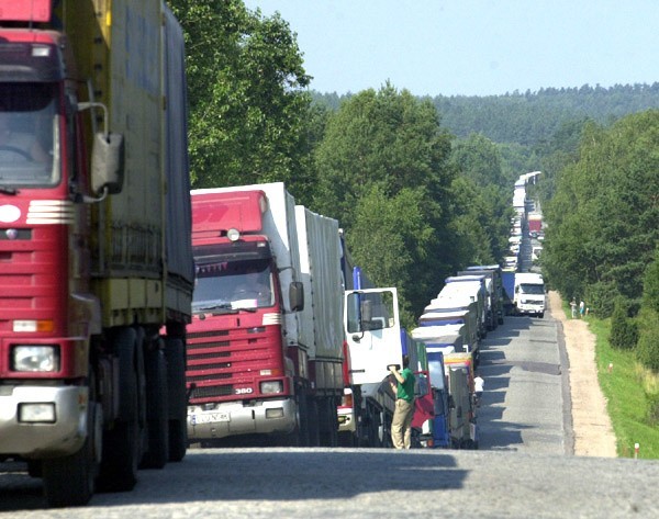 Wczoraj rano kolejka tirów sięgała siedmiu kilometró