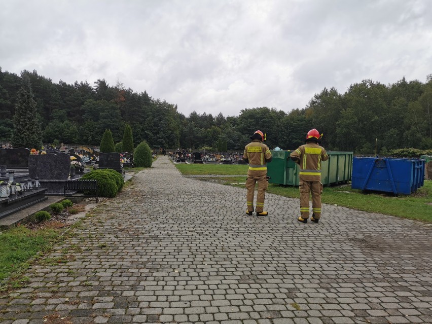 Gigantyczne zapadlisko na cmentarzu w Trzebini