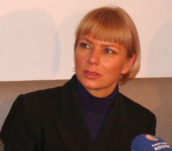 Minister rozwoju regionalnego Elżbieta Bieńkowska na konferencji w Stalowej Woli.