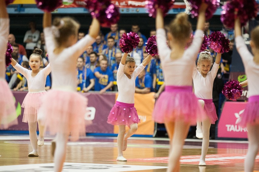 Cheerleaders Maxi Energa podczas meczu (zdjęcia)