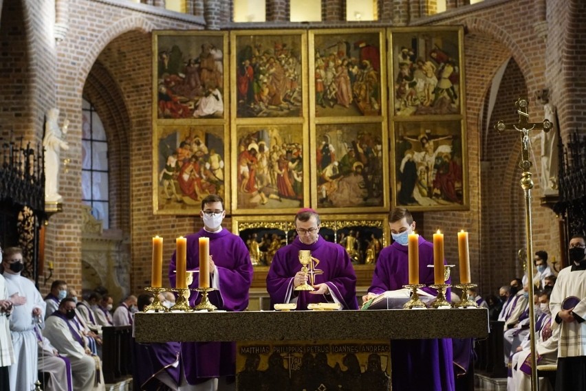 W sobotę 20 lutego biskup Damian Bryl w katedrze poznańskiej...