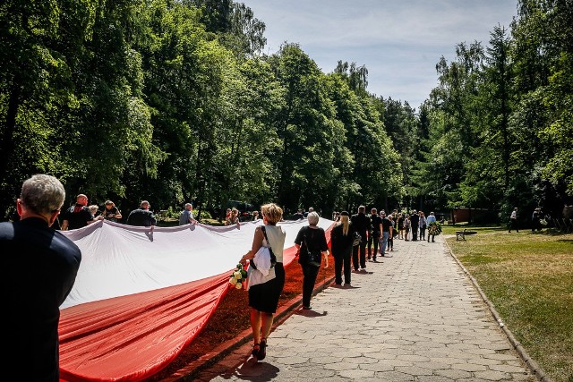 Aradiusz Rybicki został ponownie pochowany w sobotę, 9 czerwca 2018 roku na cmentarzu Srebrzysko w Gdańsku