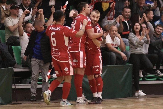Eryk Sarzyński (pierwszy z prawej) w rundzie rewanżowej Fogo Futsal Ekstraklasy nie będzie grał w Przemyślu.
