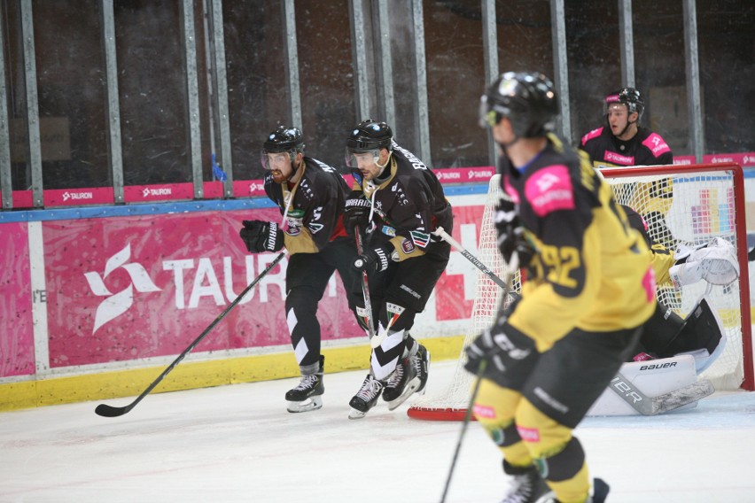 Tauron KH GKS Katowice wziął rewanż na GKS Tychy (5:2). Na...