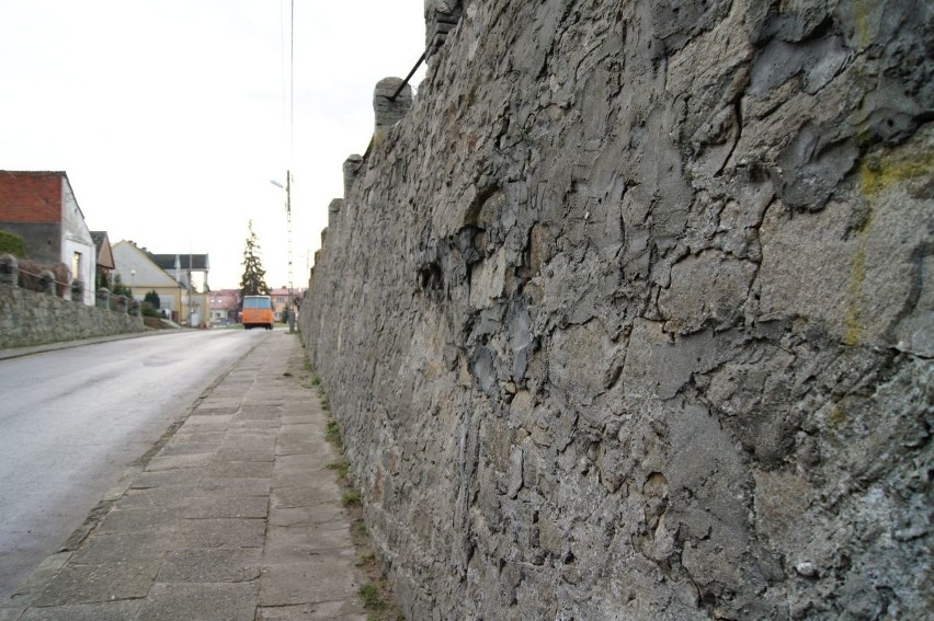Konieczny jest też remont murów oporowych przy ulicy...
