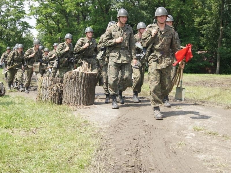 Kandydaci na żołnierzy spędzili tydzień na poligonie "Raków" (ZDJĘCIA)