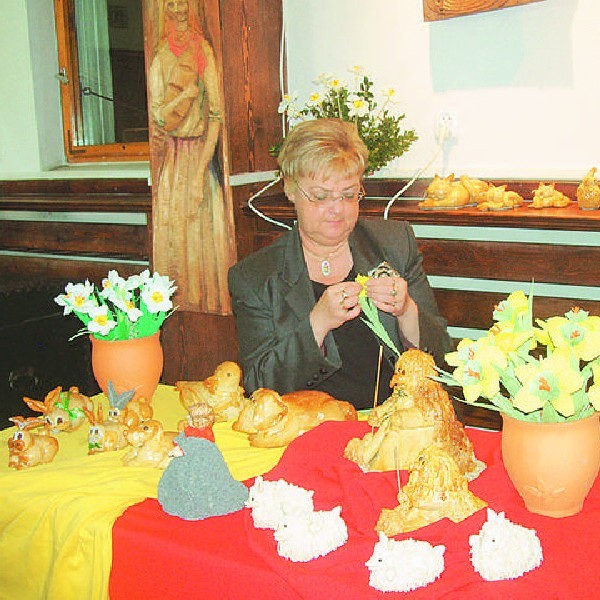 Barbara Jasińska ze Ślesina należy do twórców skupionych w Towarzystwie Kultury Ludowej "Doman". To jedna z organizacji docenionych przez powiat.