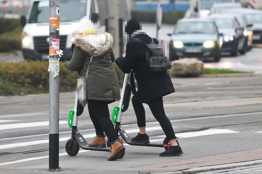 Hulajnogi i rowery miejskie zostają we Wrocławiu na zimę. „Zapotrzebowanie podobne jak w zeszłym roku”