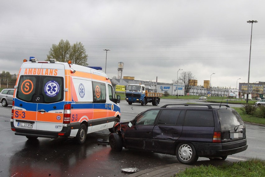 Wypadek na Waltera Janke w Łodzi. Jedna osoba została ranna [ZDJĘCIA]