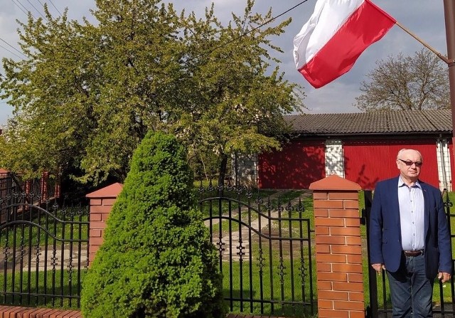 2 maja obchodzimy Dzień Flagi. Pokażmy nasze przywiązanie do barw narodowych - razem stwórzmy galerię zdjęć naszych flag. Przysyłajcie nam zdjęcia biało-czerwonej przed waszymi domami, na balkonach, na waszych posesjach - na adres internet@echodnia.eu oraz poprzez facebooka. Wasze zdjęcia będziemy zamieszczać na bieżąco.Na zdjęciu Józef Cepil.