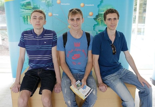 Młodzi Ukraińcy: Ewhenij, Dima i Andriej chcą studiować w Opolu. Dziś odwiedzili Urząd Marszałkowski.