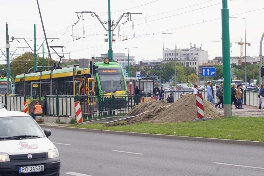 Przejście dla pieszych na moście Dworcowym będzie "całe"