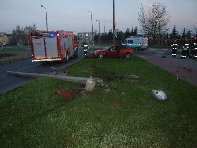 Prat drogowy swój rajd zakończył na rondzie w Toruniu