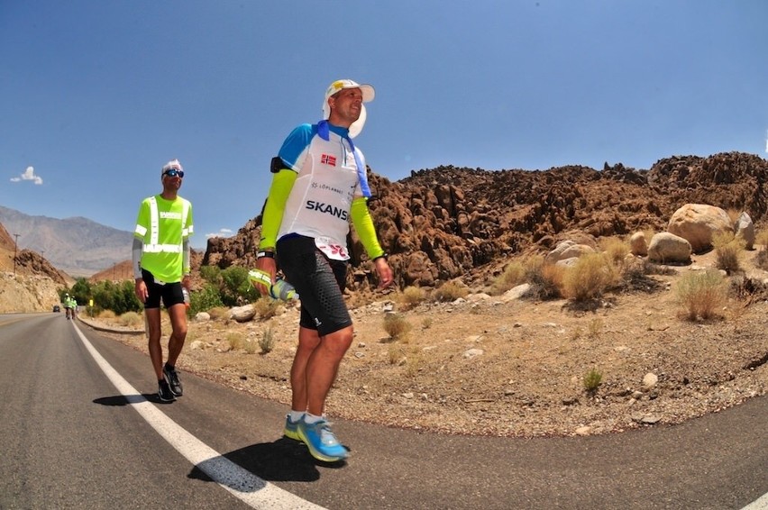 Grzegorz Gucwa z Jasła przebiegł Badwater - najtrudniejszy ultramaraton na świecie. W zabójczym upale i bez snu