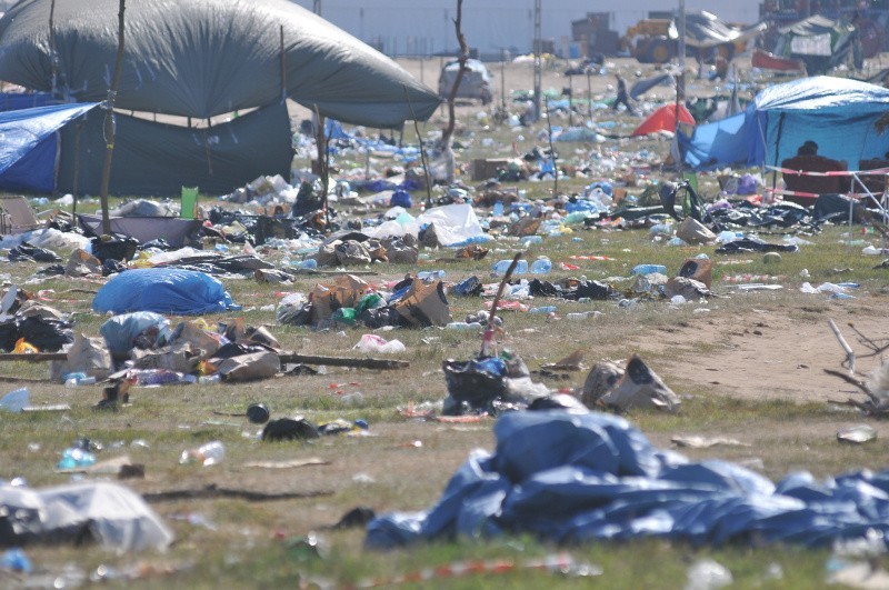Woodstock 2015. Wielkie sprzątanie na polu po Przystanku...