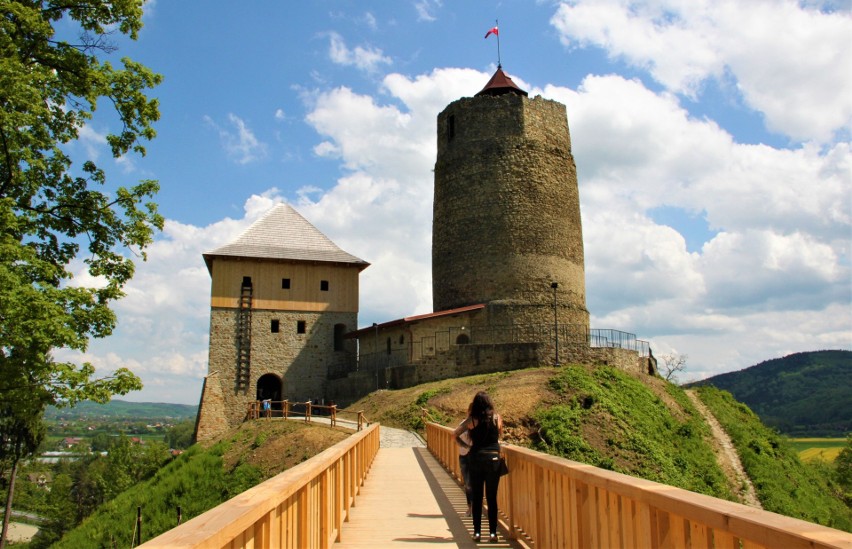 Czchów. Odrestaurowany średniowieczny zamek zaprasza turystów [ZDJĘCIA]