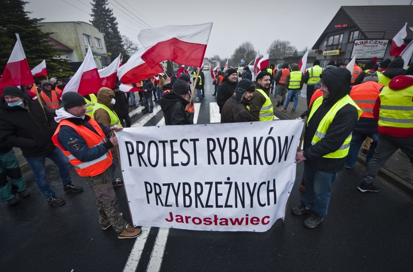 Protest rybaków na krajowej "6" w Malechowie [zdjęcia] 