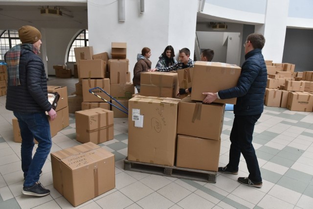 Dary dla Ukrainy są w Toruniu gromadzone w Centrum Targowym "Park"