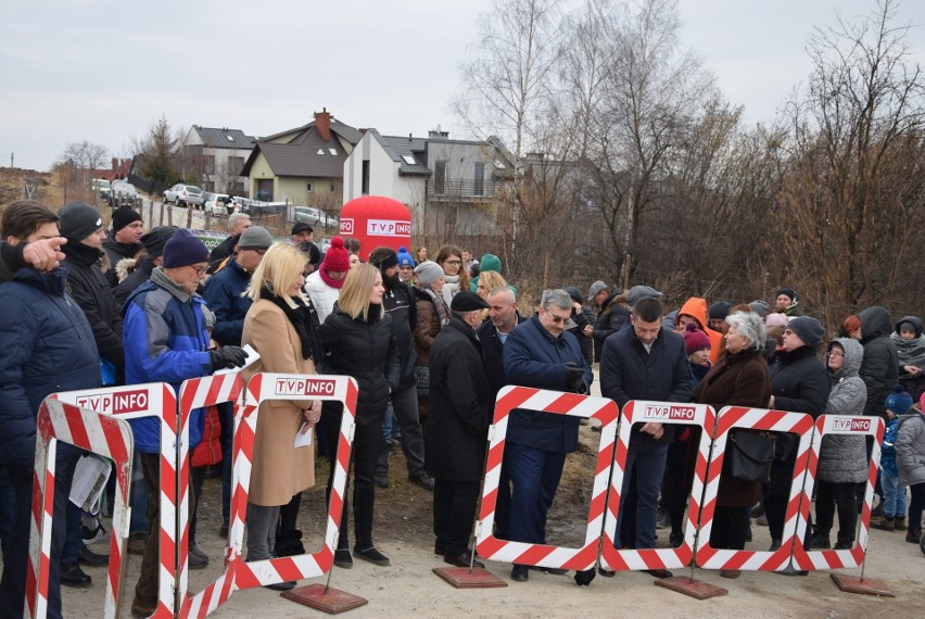 Protest mieszkańców Zalesia w 2019 roku przeciw zabudowie...