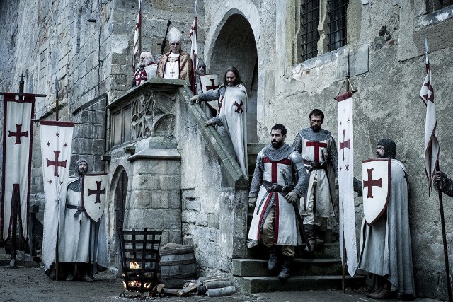 Zakon nieustannie inspiruje twórców kultury  popularnej: Kadr z serialu telewizyjnego Templariusze.