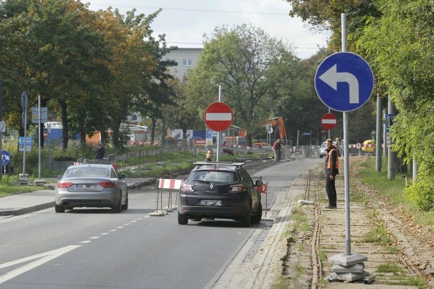 Wrocław: Na Przyjaźni kierowcy łamią zakaz wjazdu [ZDJĘCIA]