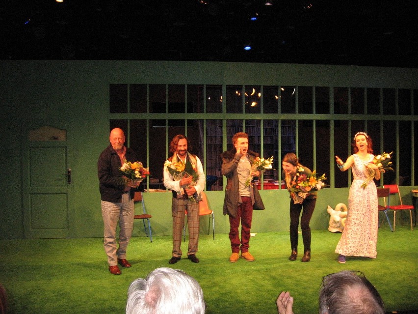 Premiera  "Niepodobnym obyczajem" w Teatrze Powszechnym w Radomiu była udana! (zdjęcia)