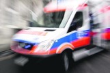 Śmiertelny wypadek w Lniskach na dk nr 7 [14.04.2018]. Samochód uderzył w słup oświetleniowy. Nie żyje 30-letni pasażer. Kierowca w szpitalu