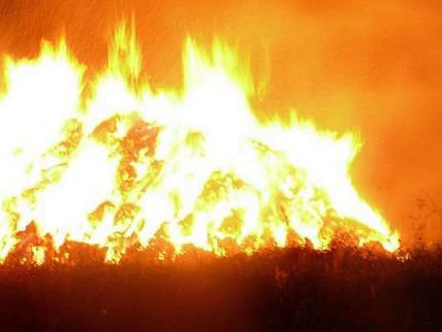 Groźny pożar wybuchł dziś w nocy w biogazowni w miejscowości Kujanki .