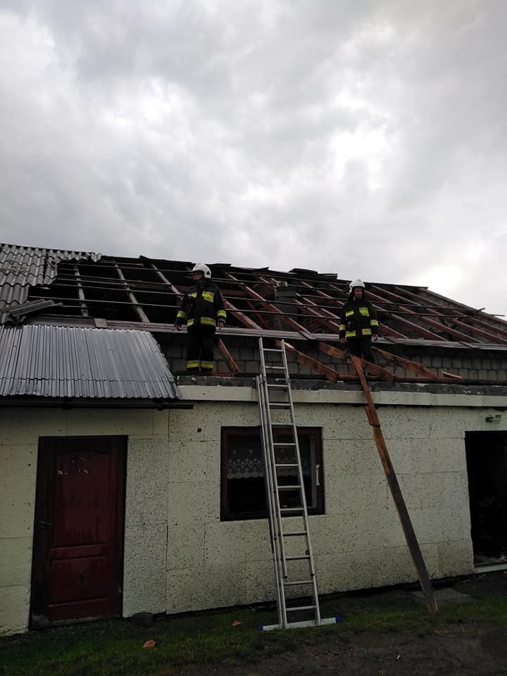 Nieokiełznany żywioł niszczył południe powiatu gorlickiego. Wiatr zrywał dachy, łamał drzewa, niszczył uprawy [ZDJĘCIA, VIDEO]