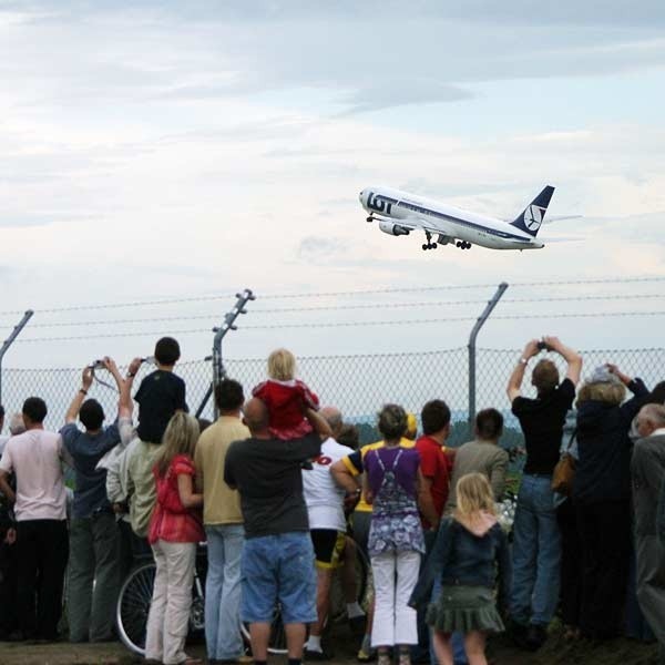 W 2006 r. lotnisko na Jasionce obsłużyło 209 tys. pasażerów. W tym roku będzie ich ponad 300 tys. Za pięć lat ich liczba przekroczy 1 mln.